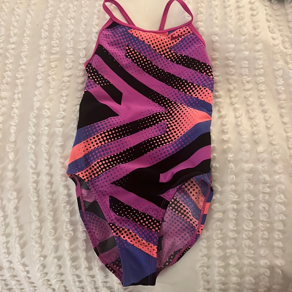 Nike girls One Piece Swimsuit